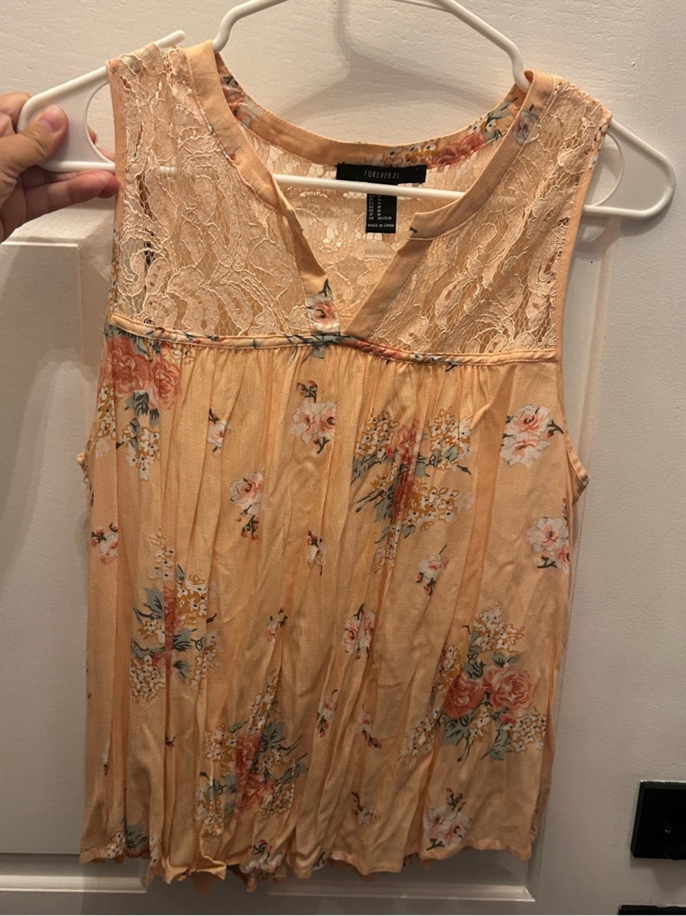 Forever 21 Peach Lace Back Floral Sleeveless Top